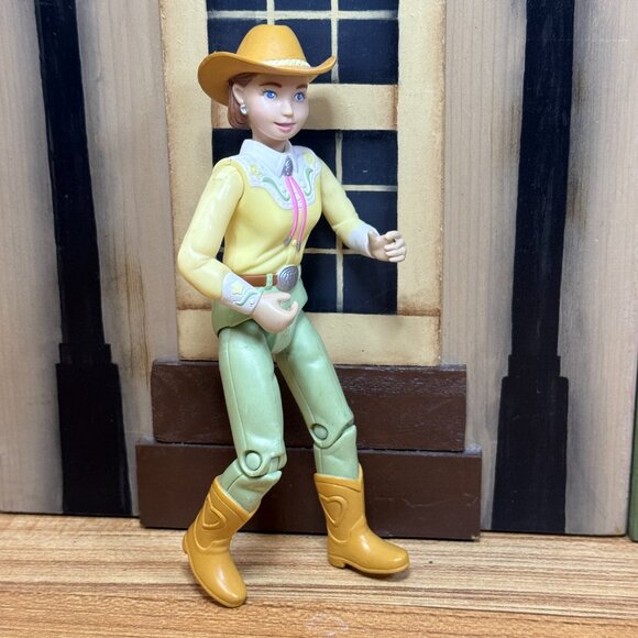 Vintage 2000 Fisher-Price Loving Family Cowgirl Western Country Girl Doll 6" - Picture 3 of 6